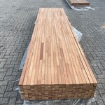 Ca. 89x Guyana Teak Latten Geschaafd Gevingerlast, 27x45mm, lengte 400